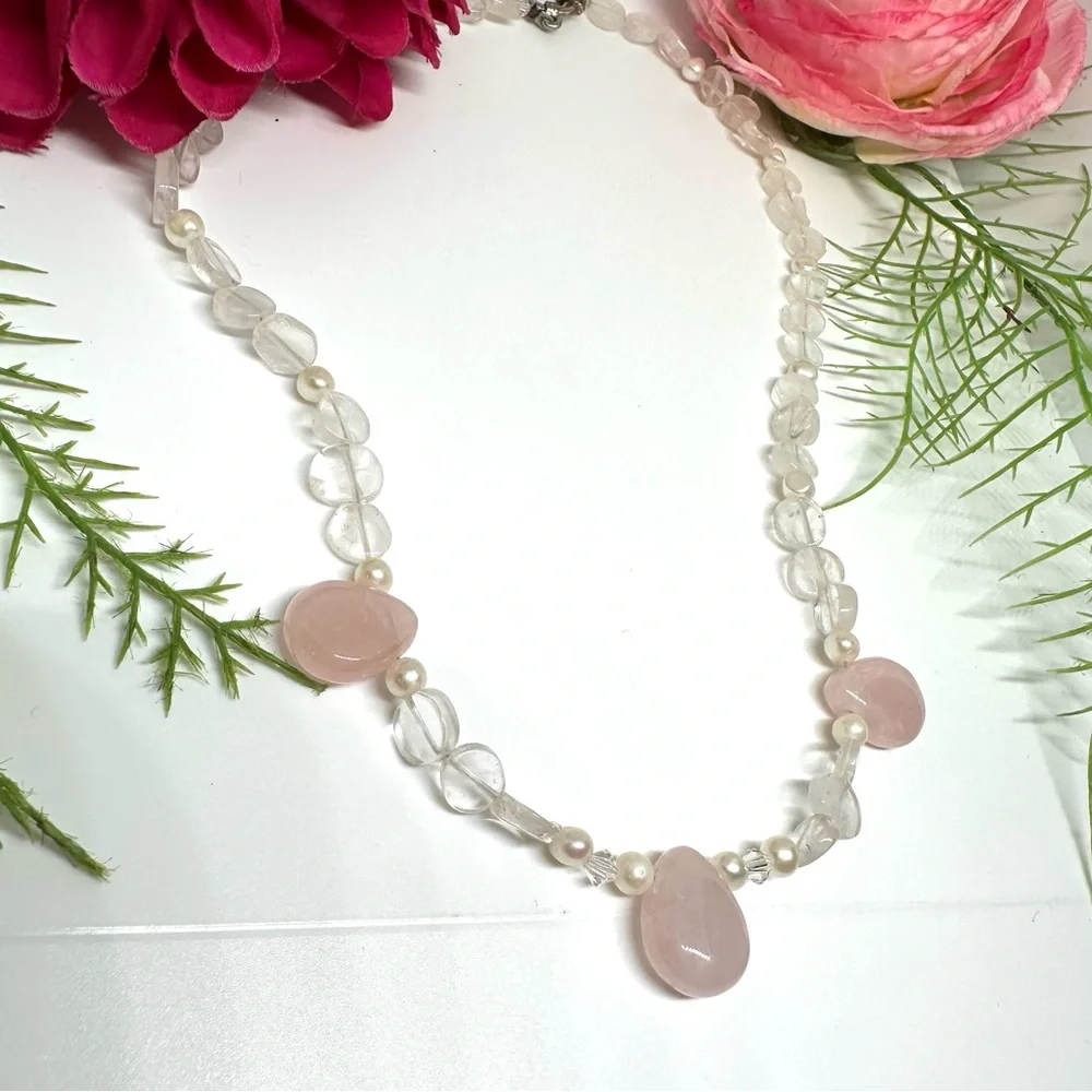 NEW⚜️Freshwater Pearl & Rose Quartz Beaded Necklace
